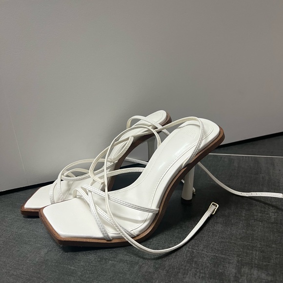 Zara strap heeled white sandals size 6.5 - Picture 2 of 6